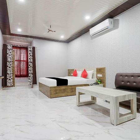 Capital O 63158 Hotel Om Sai Ram Chhatarpur Eksteriør bilde