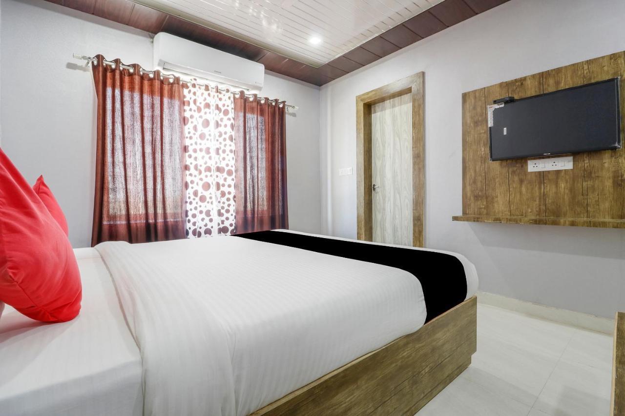 Capital O 63158 Hotel Om Sai Ram Chhatarpur Eksteriør bilde