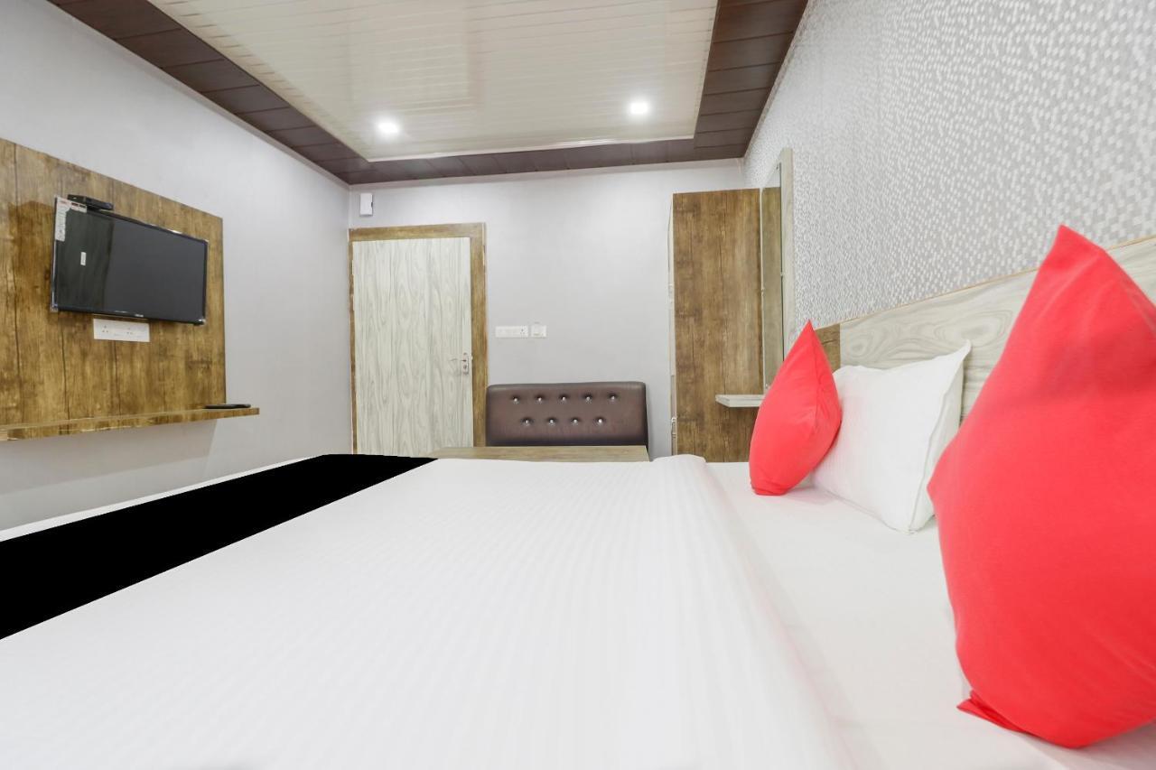 Capital O 63158 Hotel Om Sai Ram Chhatarpur Eksteriør bilde