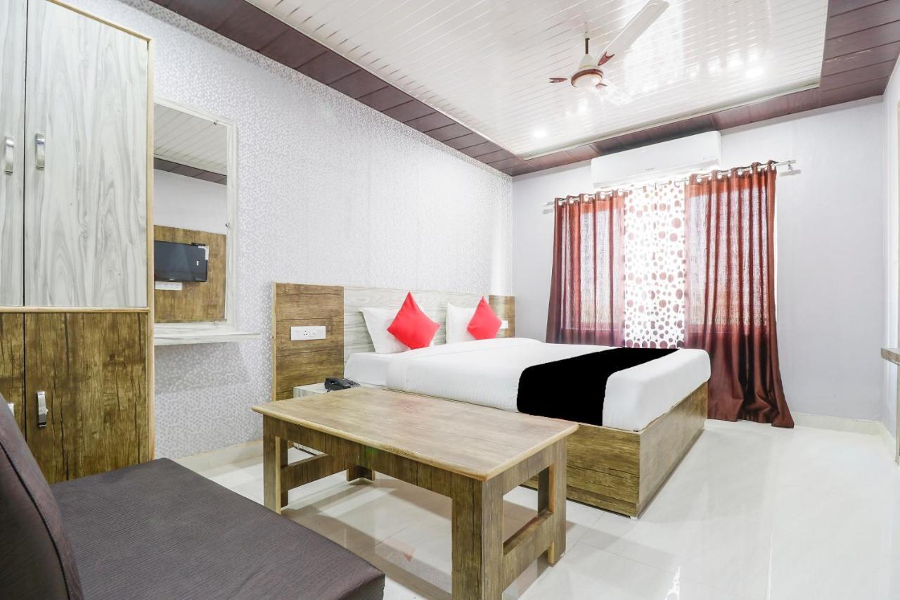 Capital O 63158 Hotel Om Sai Ram Chhatarpur Eksteriør bilde