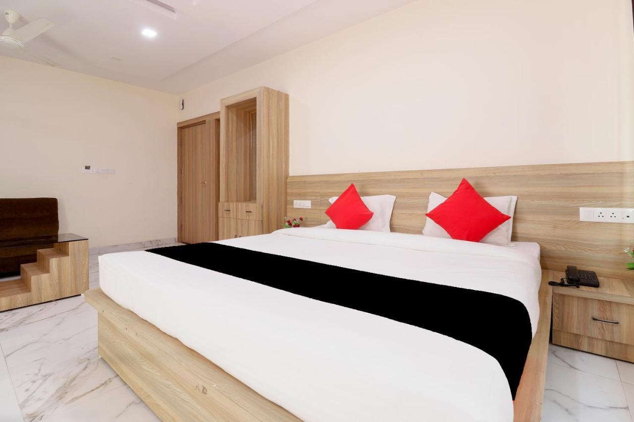 Capital O 63158 Hotel Om Sai Ram Chhatarpur Eksteriør bilde