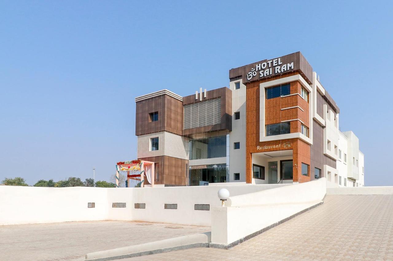 Capital O 63158 Hotel Om Sai Ram Chhatarpur Eksteriør bilde