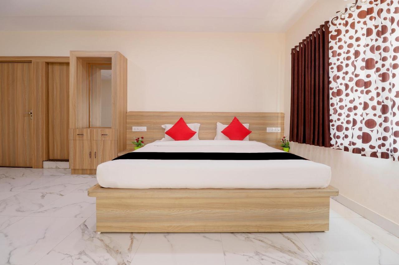 Capital O 63158 Hotel Om Sai Ram Chhatarpur Eksteriør bilde